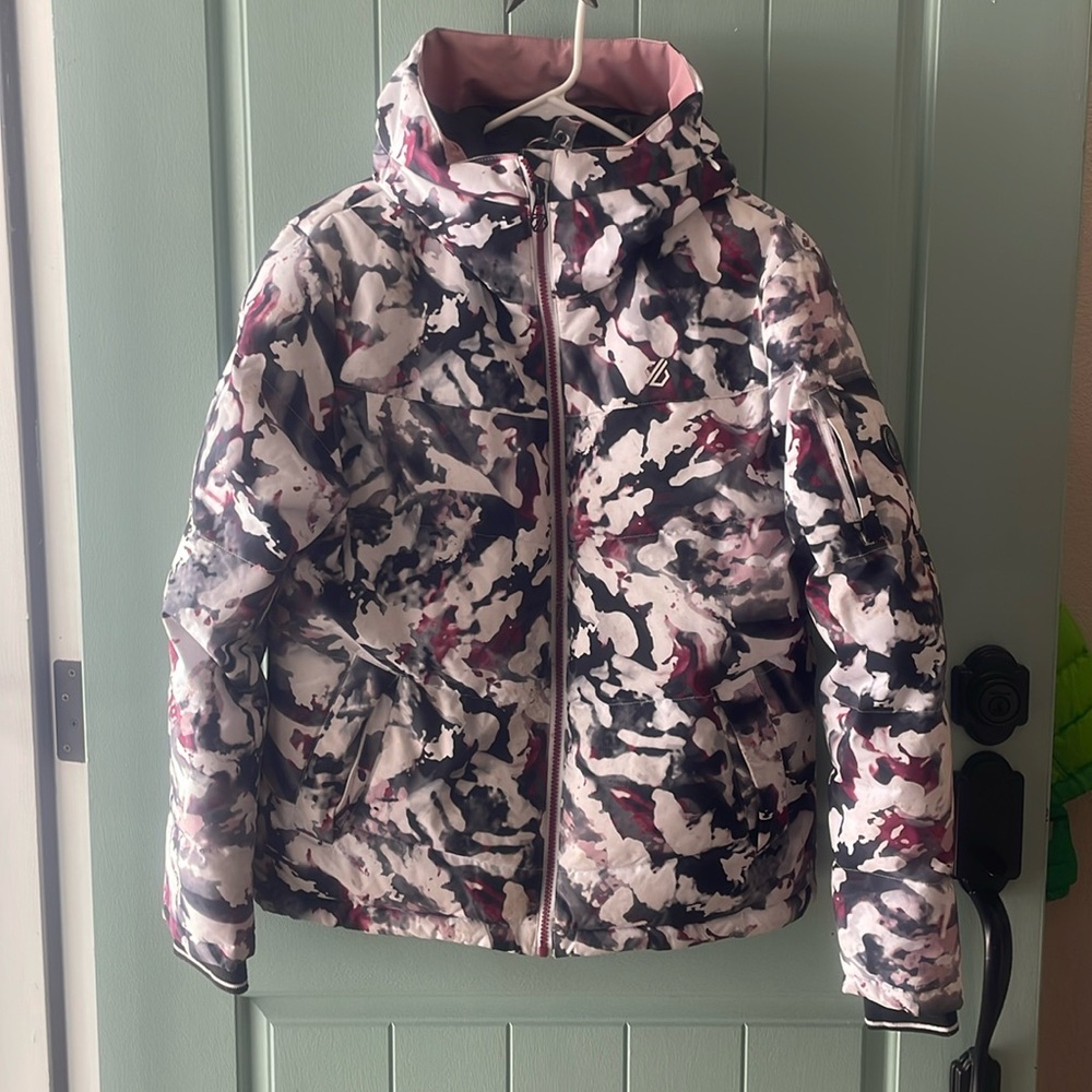 EUC — Dare 2B — Women’s Ski jacket — Size  / Medium 8 — maroon / black / white